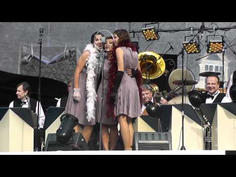 The Bratislava Hot Serenaders play - 'Happy Feet'