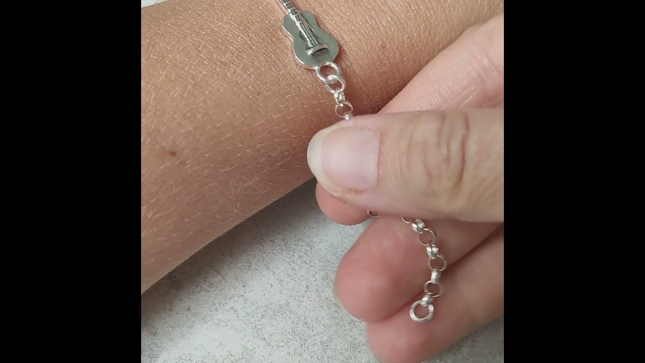 Pulsera Guitarra Española con Cadena de Rolo de Plata de Ley 925 - Las mejores joyas de Plata de Ley