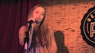 Starry Eyed by Ellie Goulding covered by Lauren Taylor