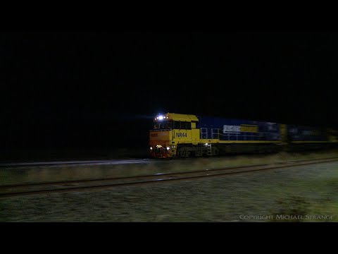 2MP5 Pacific National Intermodal Freight Train At Night (11/10/2021) - PoathTV Australian Railways