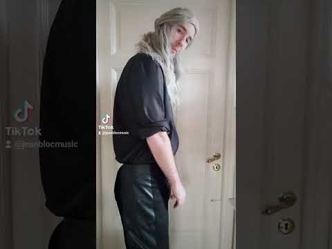 Geralt of Rivia Cosplay Try-on (Netflix Witcher Version)