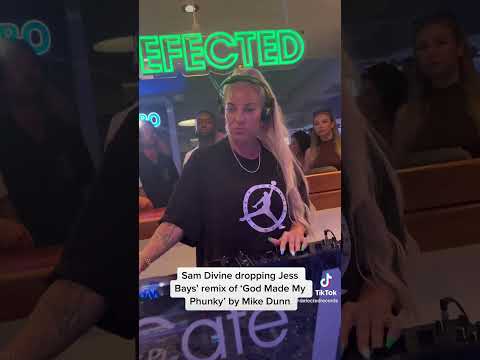 Sam Divine dropping Jess Bays remix of God Made Me Phunky by Mike Dunn in Ibiza 🕺💃 #housemusic