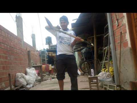 Cuando escuchas a Damas Gratis..