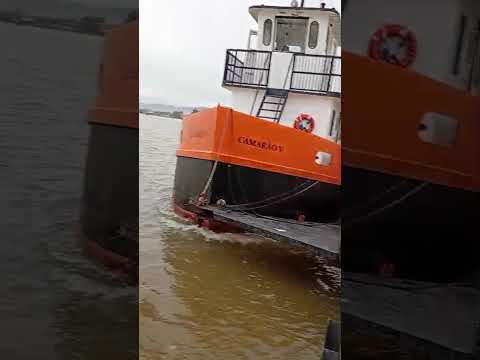 travessia de balsa na cidade de laguna Santa Catarina