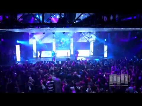 Video thumbnail for Falling Away from Me (Live at the Hollywood Palladium)