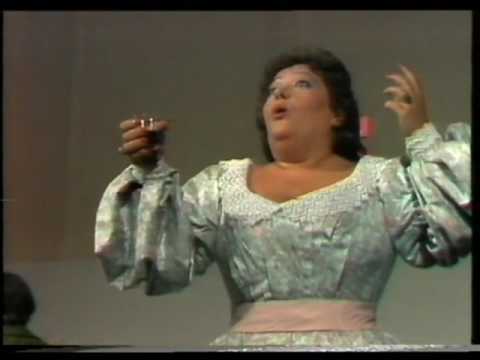 Vídeo: Estrea de <cite>El Poeta</cite> de Moreno Torroba