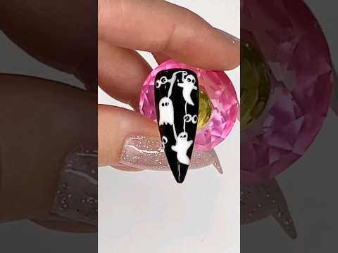 Spooky Halloween Nail Designs: Scary & Artistic!