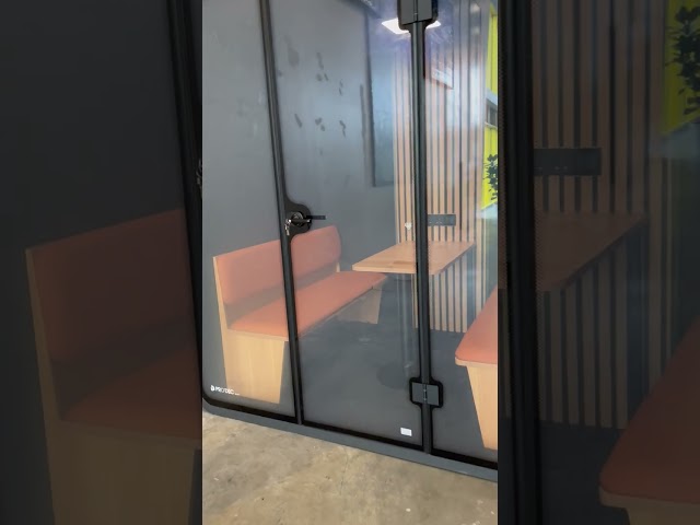 1063744 Soundproof meeting booth for four people [new in box]