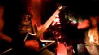 Supervivencia   Mantenerse en pie,vivo en el sotano