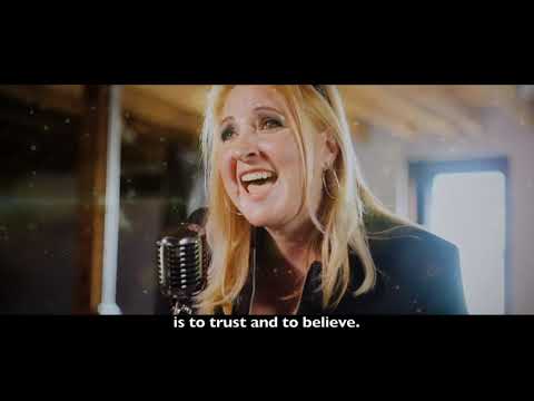 "DIOS SABE POR QUÉ" by Claudia Pellegrini- Official Video with English Subtitles