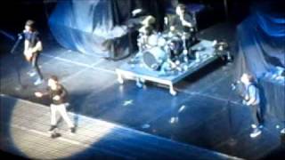 Burnham- Don&#39;t Be Shy LIVE- Boston 11.16.10