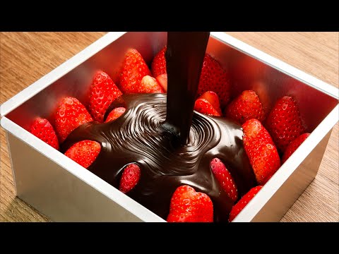 No-Bake, So Easy Strawberry Chocolate Dessert