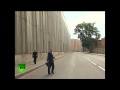 Lone Putin / Путин в одиночестве гуляет по Петербургу 