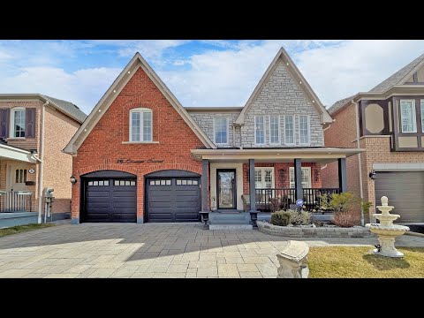 29 Grainger Crescent, Ajax