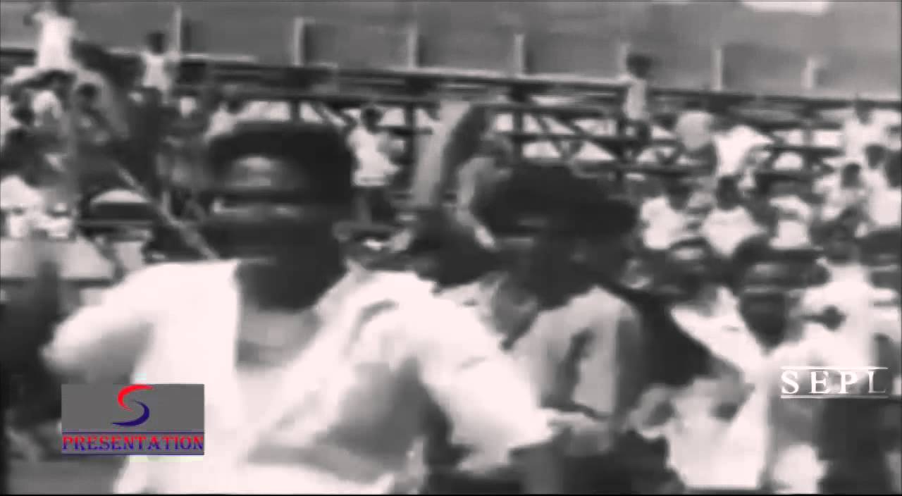 Hip Hip Hurre, Apna Ek Aur Unke Gyarah Lyrics | College Girl | Mohammed Rafi | Shankar Jaikishan