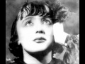 DE L'AUTRE COTE DE LA RUE -- EDITH PIAF --(with lyrics)