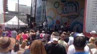 Will Hoge performs &#39;Better Off Now That Your Gone&#39; live at CMA week