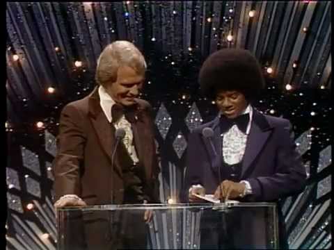 Aretha Franklin Wins Favorite Female Soul Artist   AMA 1976   YouTube