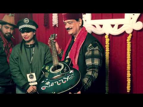 download lagu mp3 mp4 Photo Studio Bandra West, download lagu Photo Studio Bandra West gratis, unduh video klip Photo Studio Bandra West