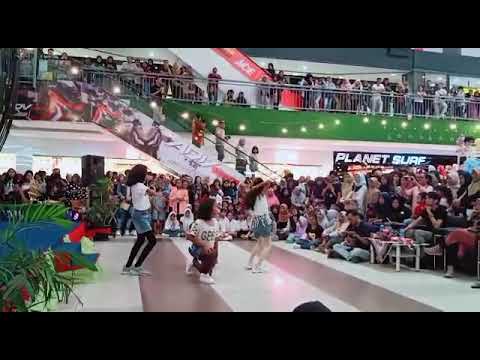 Satu mall petjah : Blackpink Dance