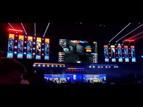 Twistzz 1v3 clutch to close the map | IEM Cologne crowd reaction