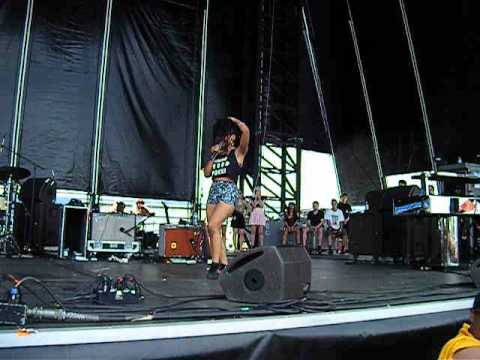 zebra katz / njena reddd foxxx IMA READ live @ mad decent block party (NYC)