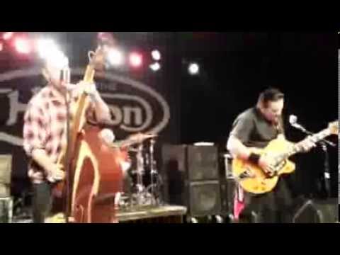 Reverend Horton Heat Plays Johnny B Goode