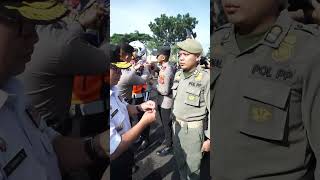 Download lagu Apel Gelar Pasukan Operasi Ketupat Lodaya di Polres Cianjur | Herman Suherman Bupati Cianjur mp3 Download lagu Apel Gelar Pasukan Operasi Ketupat Lodaya di Polres Cianjur | Herman Suherman Bupati Cianjur mp3