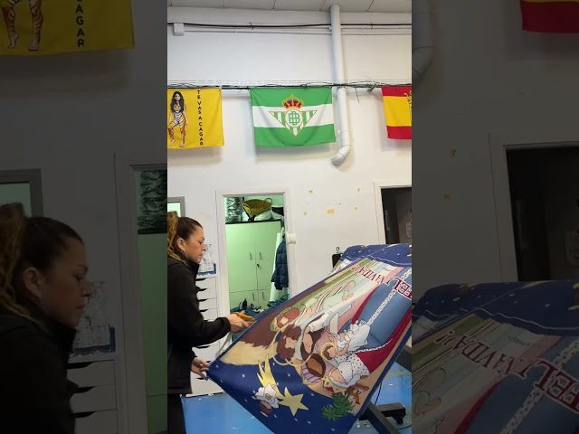 Vídeo relacionado con Zpubli - Balconera personalizable con texto. Resistente a la interperie, balconera para decorar, para eventos, fiestas, semana santa, navidad. (Balconera 2, 60x90)