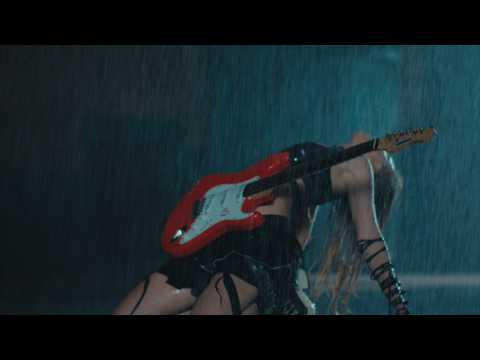 Isa Buzzi - Amor Fatal (Videoclipe Oficial)