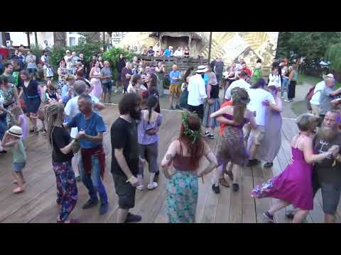 Folkowisko 2023 - Gusła. Dzień 3 .Występ kapeli Malisze z Męciny Małej w Beskidzie Niskim.