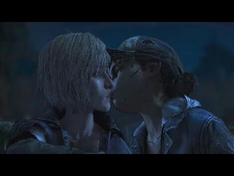 Clementine and Violet Kiss(The Walking Dead)