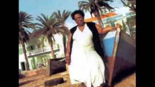 Cesária Évora - Petit Pays