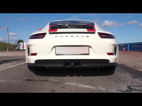 Taking a 911R on track!