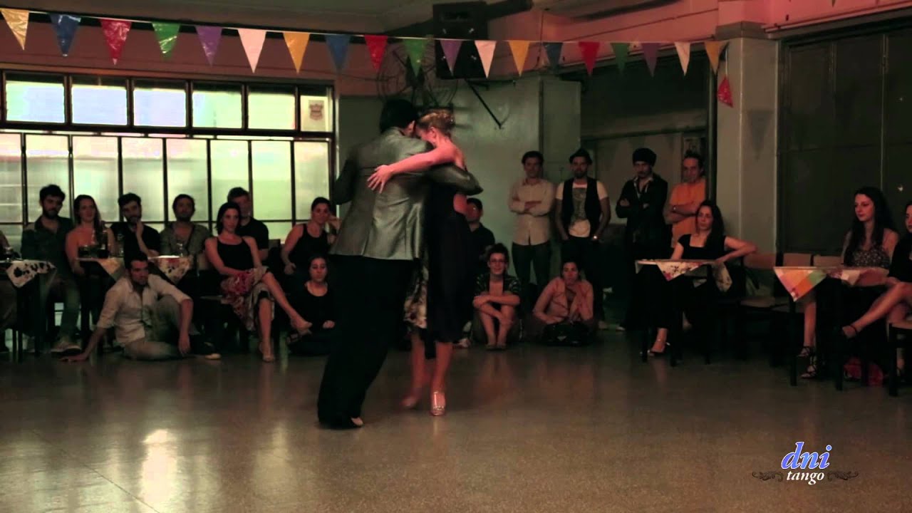 Juan Pablo Canavire & Sara Westin | DNI Tango | 'Ella Es Asi' | El Motivo