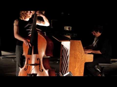 Le Grand Bateau - Domino (cover: Eliane Embrun) - OFFICIAL VIDEO