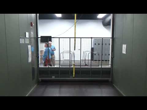 EPIC MOTOR!!! HUGE Kone Hydraulic Freight Elevator at the Discovery Park of America, Union City, TN