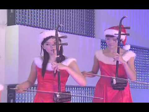 12 Girls Band - Silent Night (12 Girls Of Christmas)