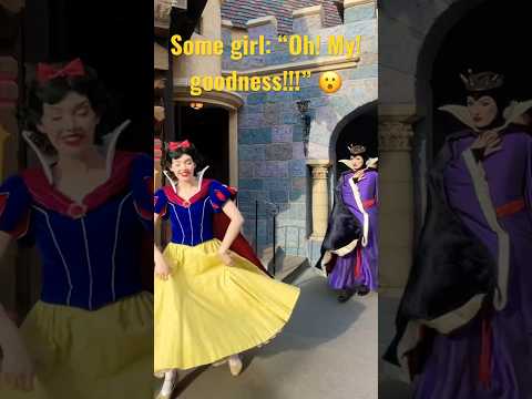 Snow White and the #evil #queen  #disney #character #snowwhite #disneyparks #disneyland #fyp