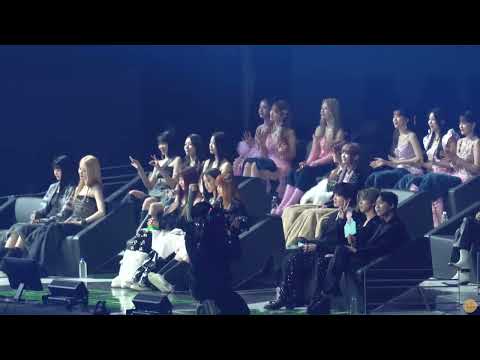 멜로망스 무대 르세라핌, 뉴진스, 스테이씨 리액션 직캠  @ 2022 멜론뮤직어워드 [4K]