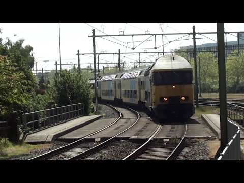 NS DD-AR+1700 komen aan in Deventer (NL) (2-6-2019)