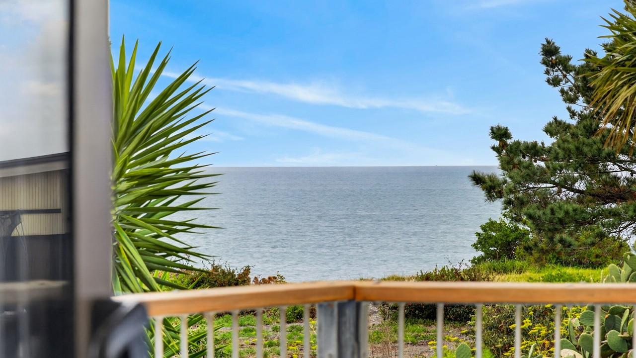 Coastal Calm, Contemporary Style