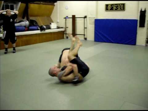 Joe taylor vs alex (MMA) round 2.AVI