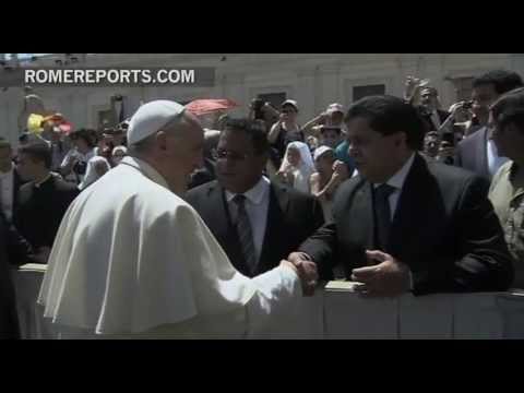 Miembros de la oposición venezolana saludan al Papa tras la Audiencia general