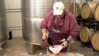 preview picture of video 'Nimble Hill Winery:  Winemaker Kevin Durland'