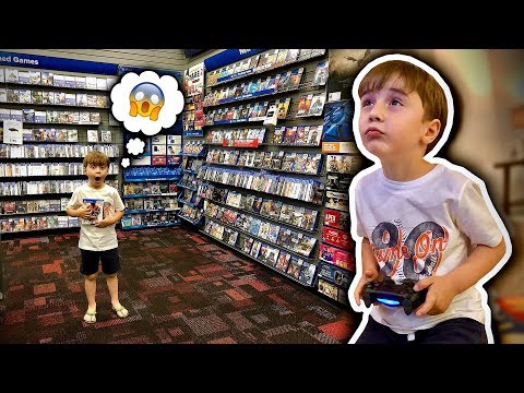 MARCOS GOES TO A GAME STORE IN ORLANDO AND PLAYS PLAYSTATION 4