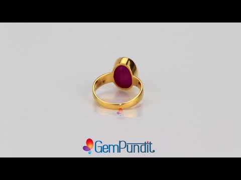 Beautiful Ruby gemstone ring in Gold