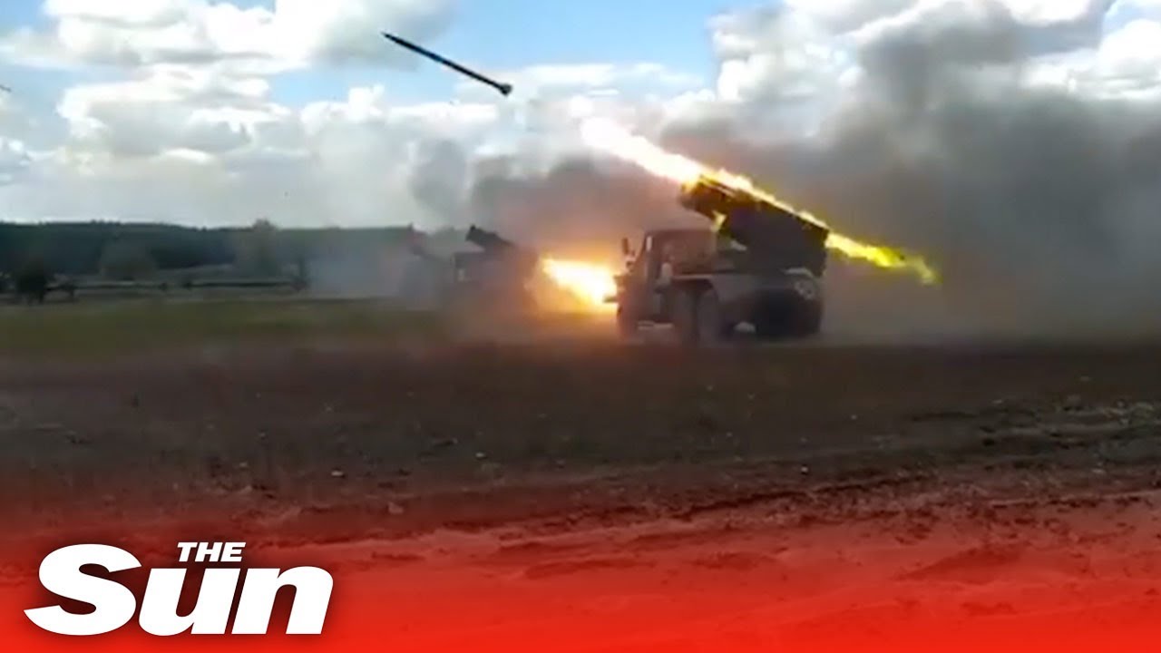 Forças russas explodem Ucrânia com múltiplos sistemas de lançamento de foguetes