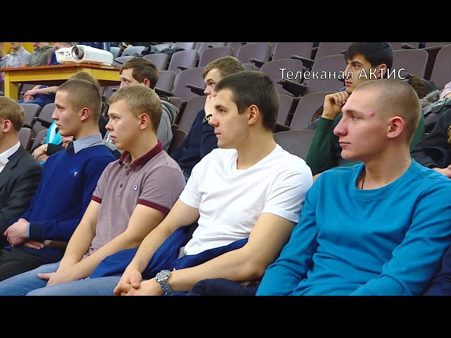 Водителей БТР учат в Ангарске