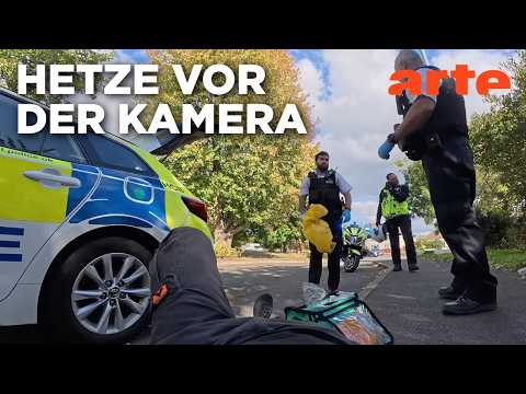 Video Thumbnail: Britische Rechtsextreme im "Reporter"-Modus | Mit offenen Augen | ARTE